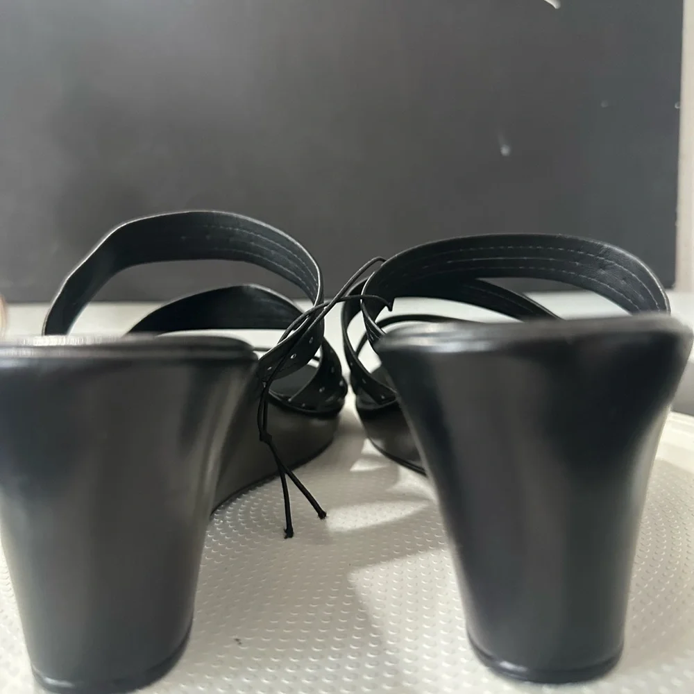 🆕Italian Shoemakers Wedges